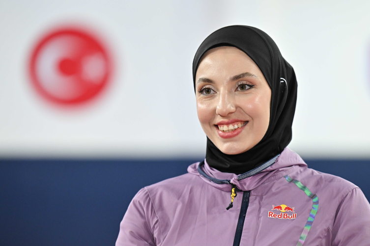 Milli tekvandocu Dağlı: İlk zamanlarda başarımı değil, başörtümü konuştular